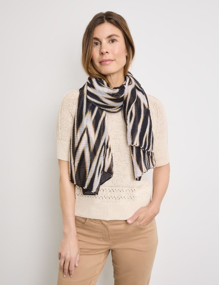 Gerry Weber Scarf with an ikat print Skjerf Svarte | YLMP1347