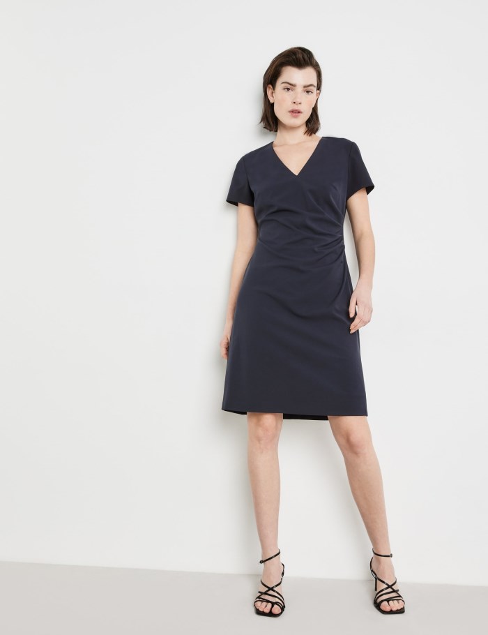 TAIFU Sheath dress with an accentuated waist Kjole Blå | UMGZ2940