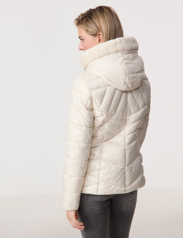 TAIFU Shiny quilted jacket with faux fur Jakker Beige | HRHN1354