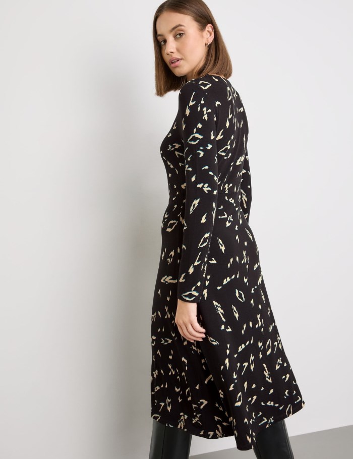 TAIFU Shirt dress with long sleeves Kjole Svarte | QPFS5984