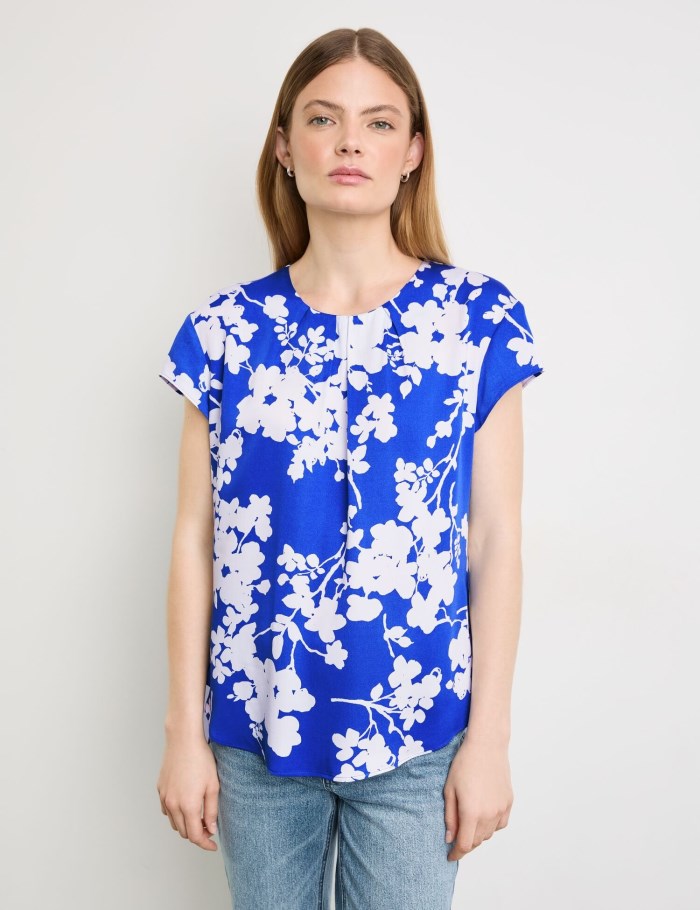 TAIFU Short sleeve blouse with a floral print Bluse Blå | MVVU1971