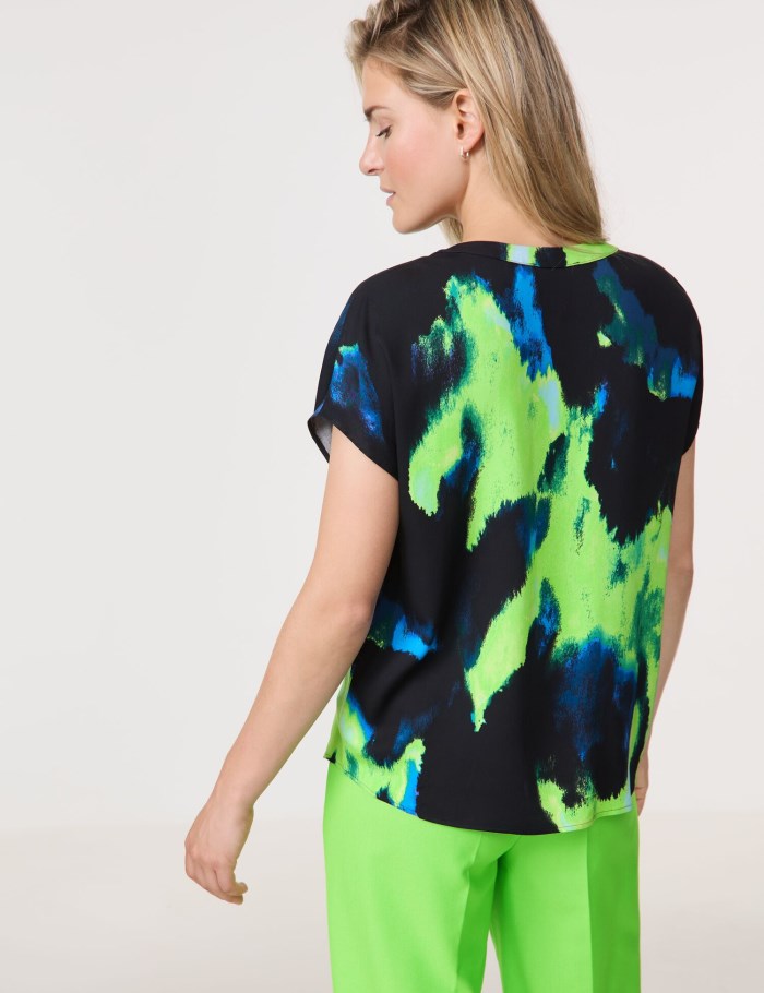 TAIFU Short sleeve blouse with an all-over print Bluse Grønn | STAB6806