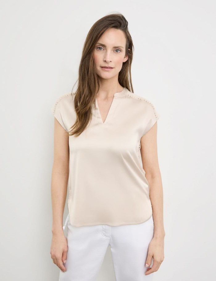 Gerry Weber Short sleeve top with crochet details T-skjorte Beige | ISGW8657