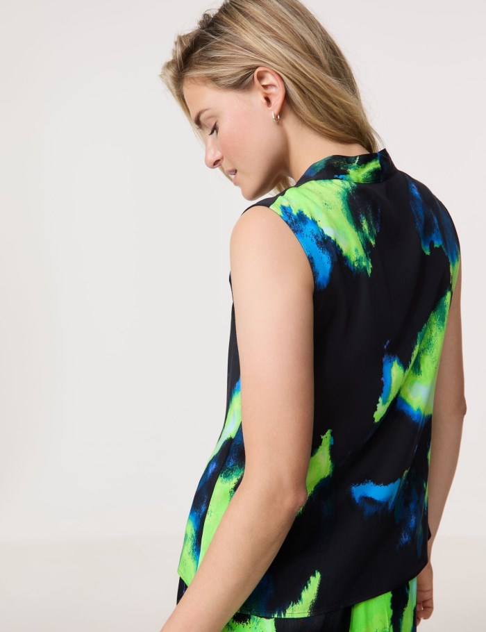 TAIFU Sleeveless blouse with an all-over print Bluse Grønn | BHGE5122