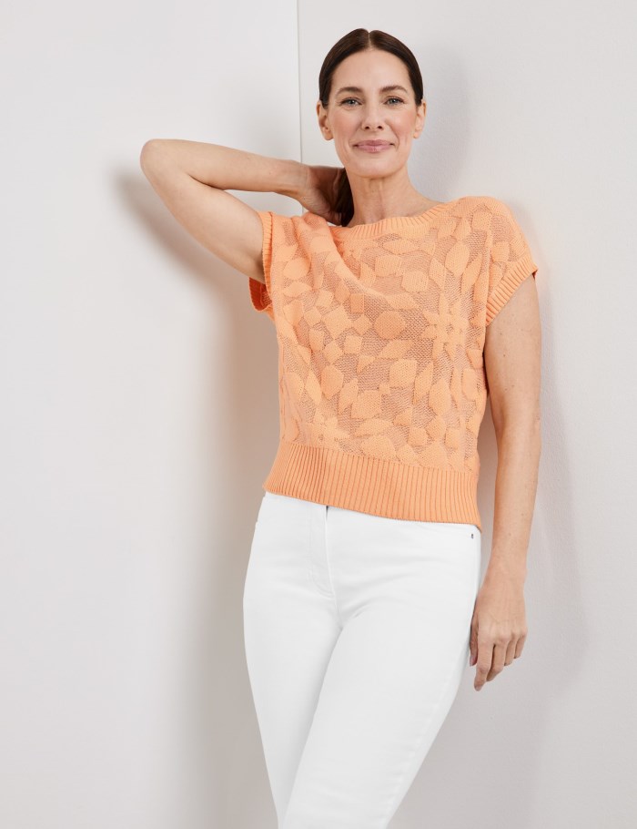 Gerry Weber Sleeveless jumper with a knitted pattern Strikkevarer Oransje | JIIF7010