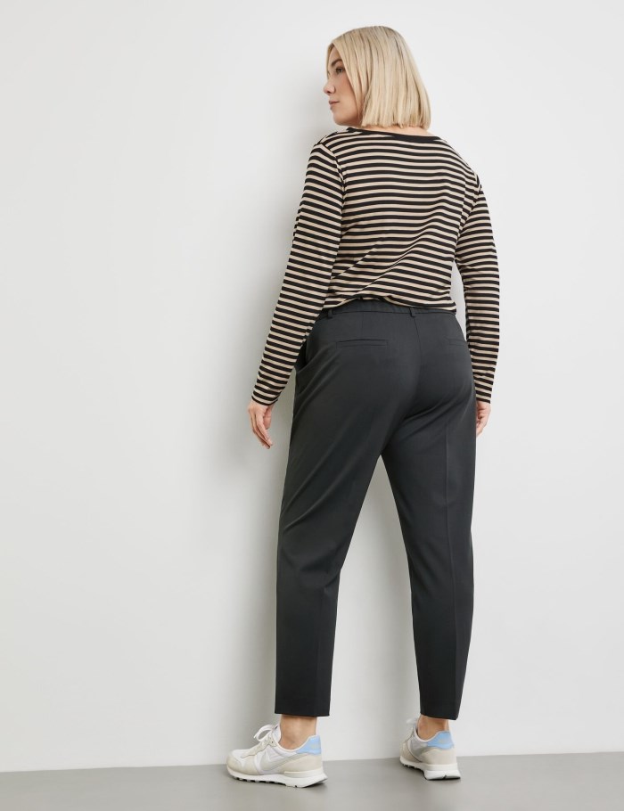 SAMOON Smart 7/8-length trousers with pressed pleats, Greta Bukser Svarte | YOMW3926