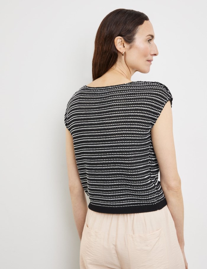 Gerry Weber Striped sleeveless jumper in a textured knit Strikkevarer Svarte | WPEV0098