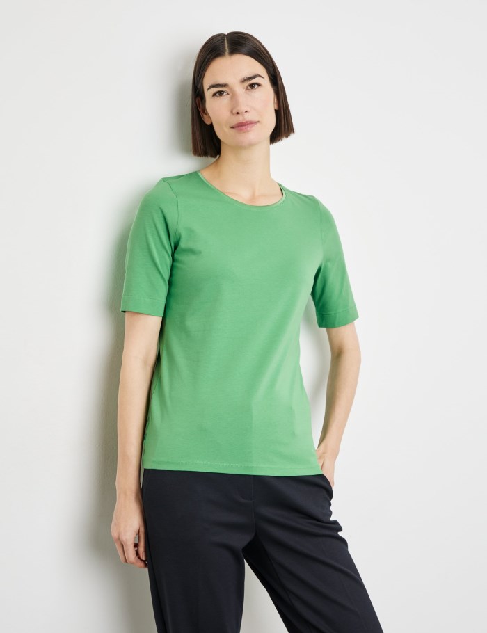 Gerry Weber Sustainable T-shirt with a satin neckline T-skjorte Grønn | HHHV5032