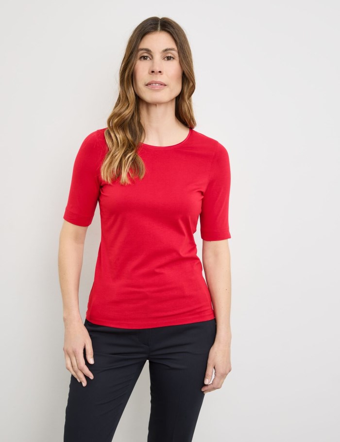 Gerry Weber Sustainable T-shirt with a satin neckline T-skjorte Rød | QKTV4634