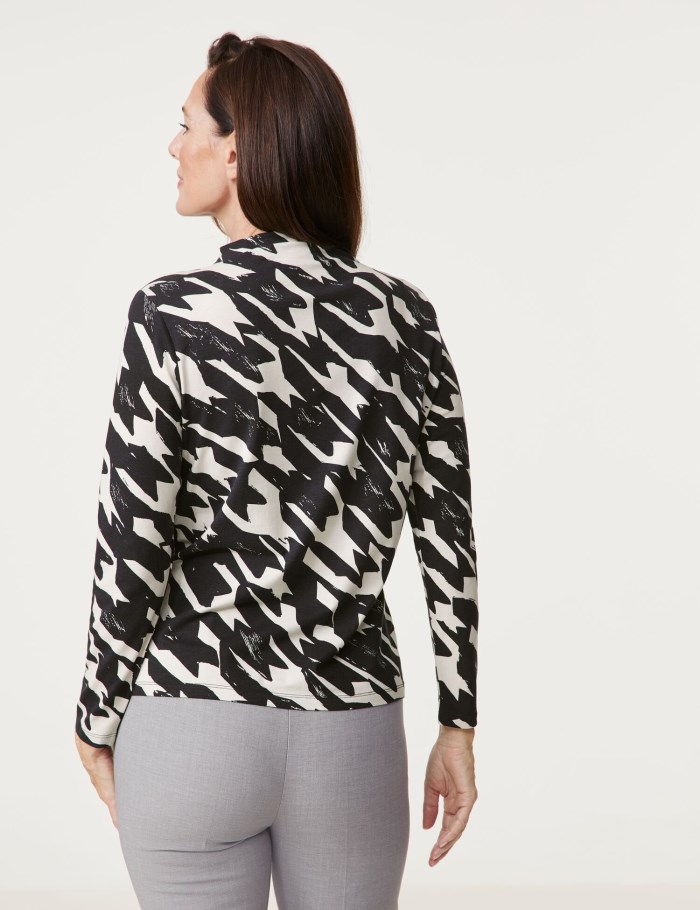 Gerry Weber Sustainable long sleeve top with a turtleneck T-skjorte Svarte | IBAL9675