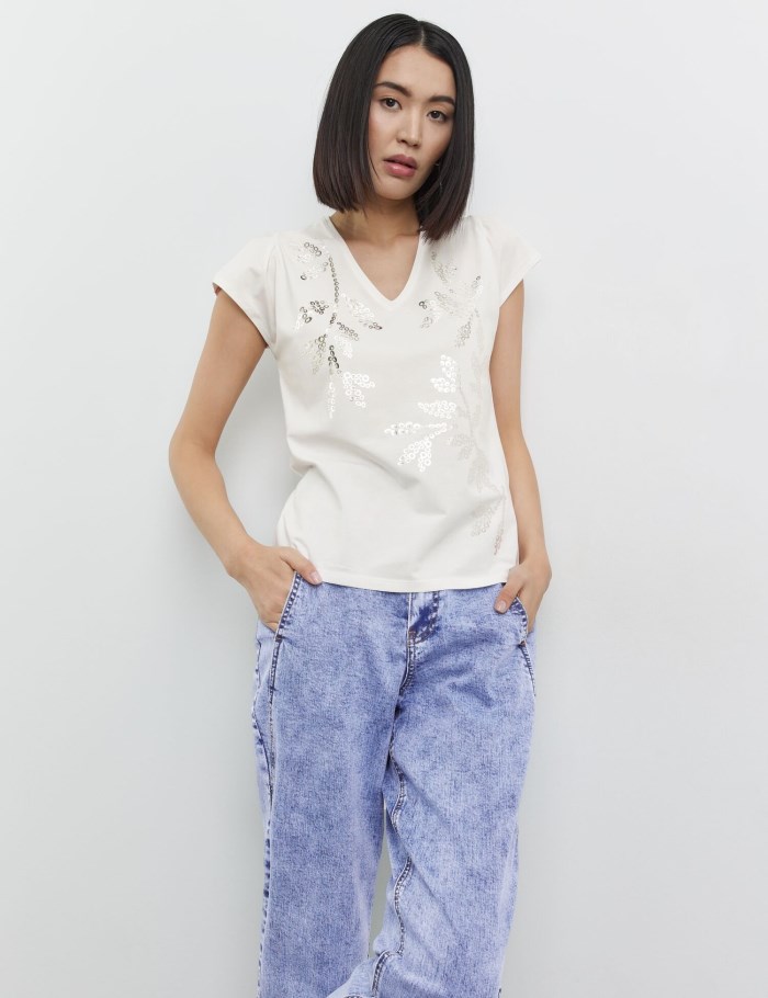 TAIFU Top with an abstract print T-skjorte Hvite | KEEK6158