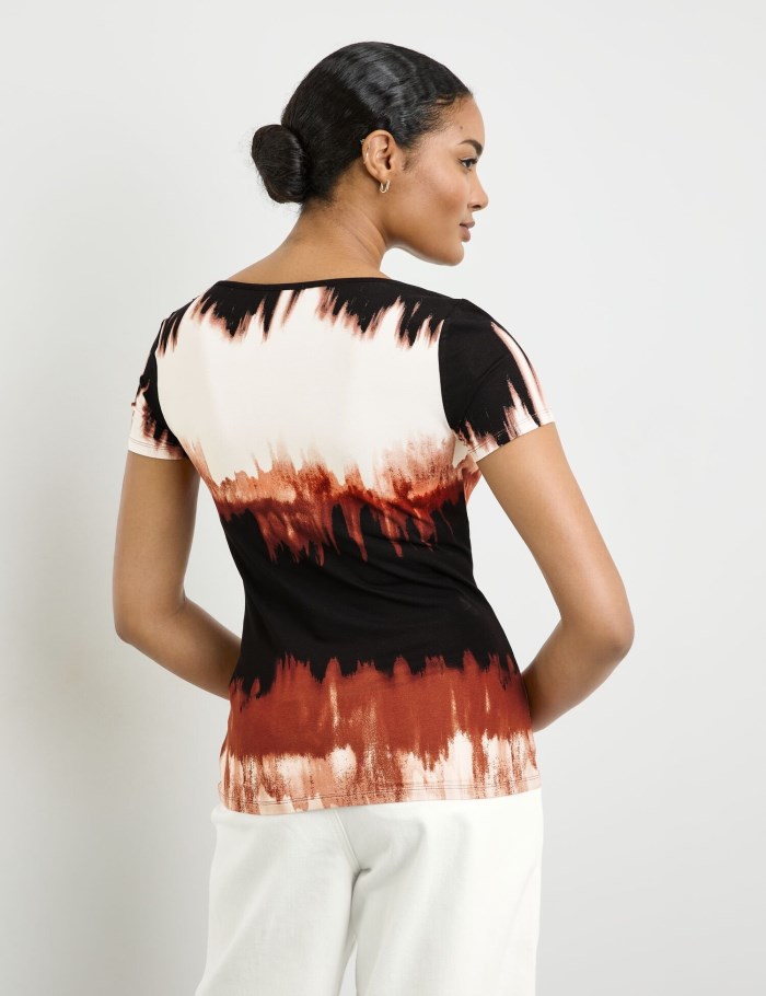 TAIFU Top with an abstract print T-skjorte Brune | GVLT7417