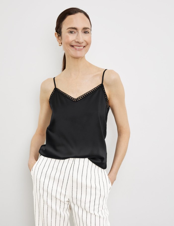 Gerry Weber Top with fabric panelling T-skjorte Svarte | GRBI0989