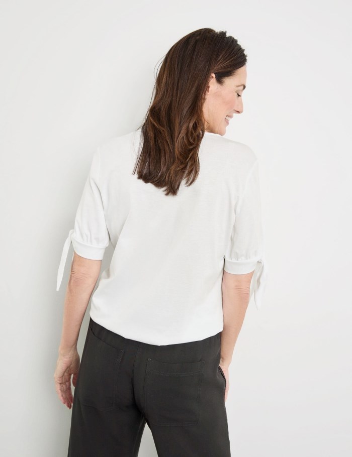 Gerry Weber Top with mid-length sleeves and tie detail T-skjorte Hvite | MBXX3296