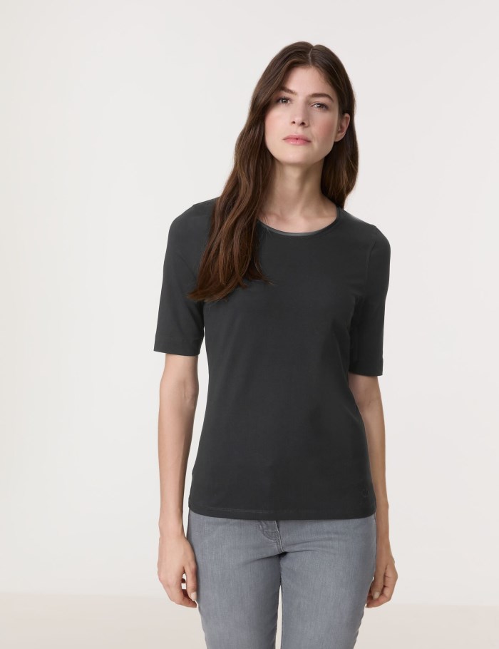 Gerry Weber T-shirt with a satin trim T-skjorte Svarte | MVNC5023