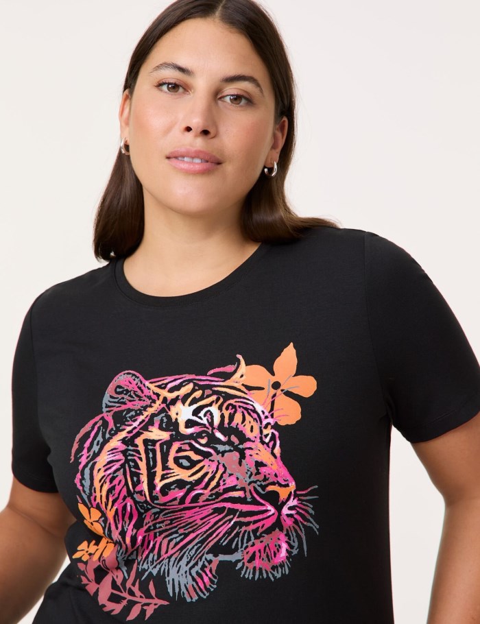 SAMOON T-shirt with a tiger's head T-skjorte Svarte | GSDP3158