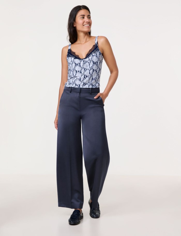 Gerry Weber Wide trousers made of flowing satin Bukser Blå | QPIG5649